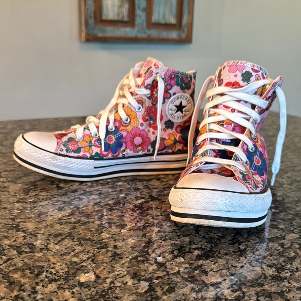 Converse chuck Taylor Floral canvas skateboard High-Tops EUC 8M 9.5W EUC